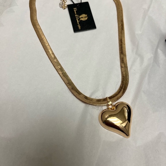 NWT ⚜️💛⚜️ House of Harlow 1960 golden tone heart pendant Necklace - Picture 7 of 14
